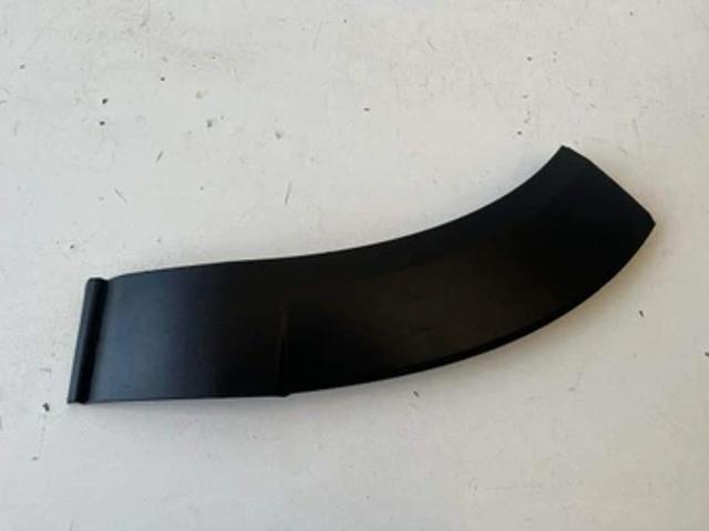 Накладка бампера переднього, права DFR551W71D Mazda