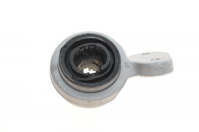 Сайлентблок переднього важеля VKDS338507 SKF