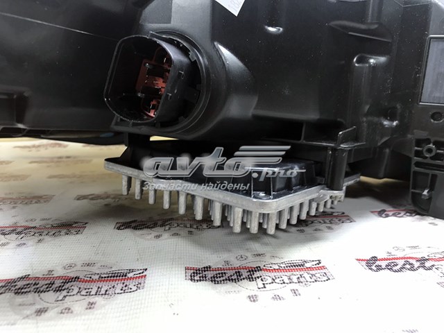 Фара Land Rover LR133813