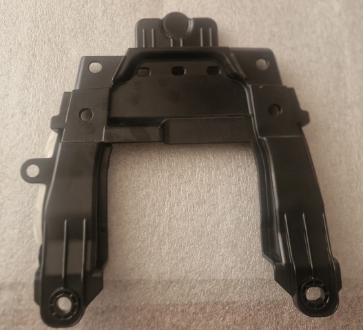 Кронштейн решітки радіатора Honda 71129T1WA01