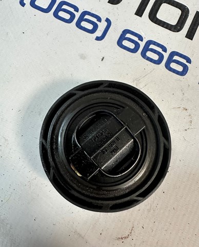 11128655331 BMW Кришка маслозаливной горловини