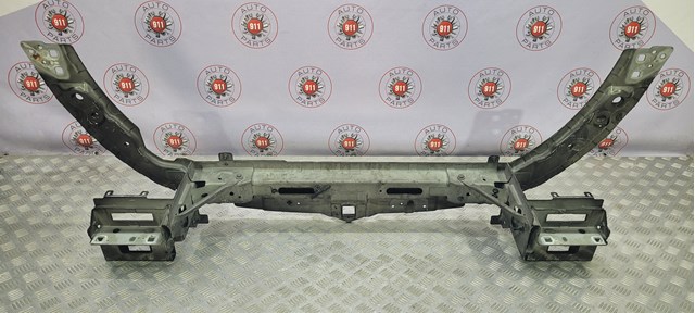 Кронштейн кріплення радіатора Land Rover LR074151