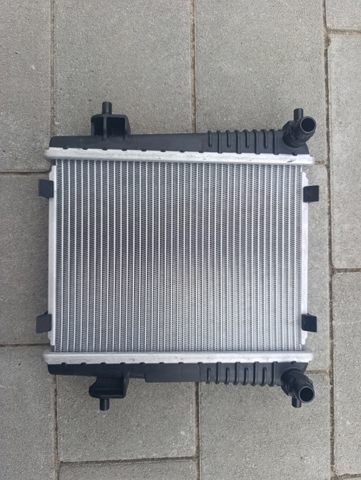 RA60766 Signeda Радіатор охолодження двигуна, лівий