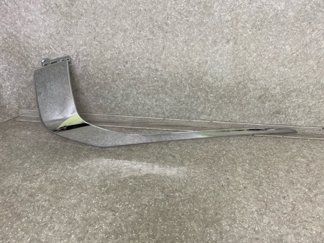 Молдинг переднього бампера, правий Mitsubishi 6407A272 ціна, від 37.95 USD