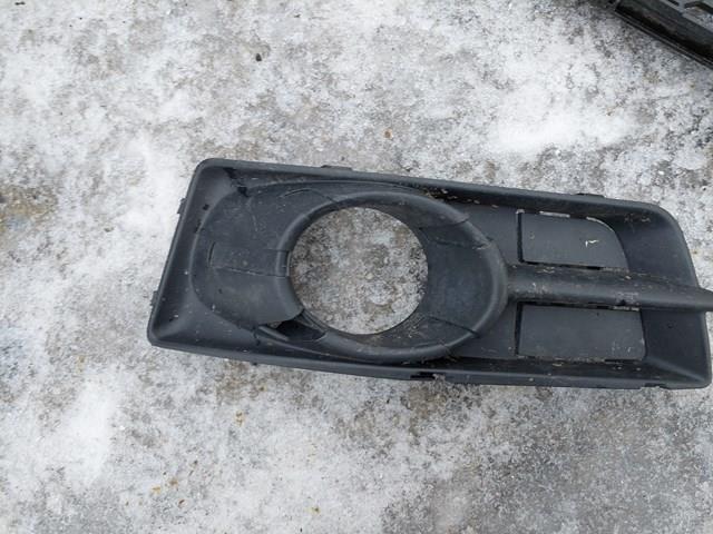 Купити 6402A165 Mitsubishi Заглушка ПТФ бампера переднього ліва