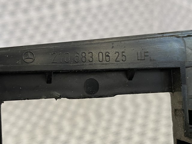  Mercedes A2106830625