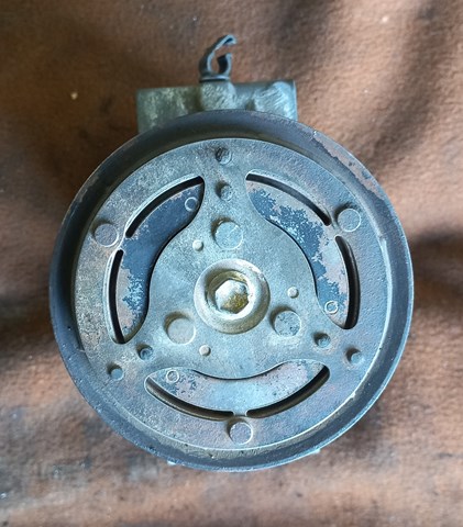 Компресор кондиціонера 517469310 Denso