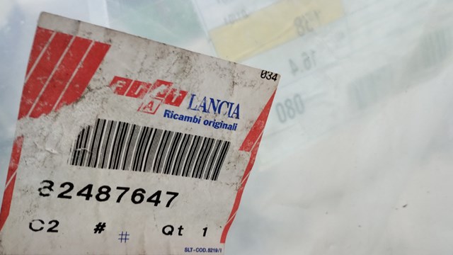 Автомобільне скло на Lancia Kappa  838A