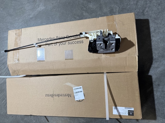 Замок задньої правої двостулкової двері Mercedes A9107407500 ціна, від 203.69 USD