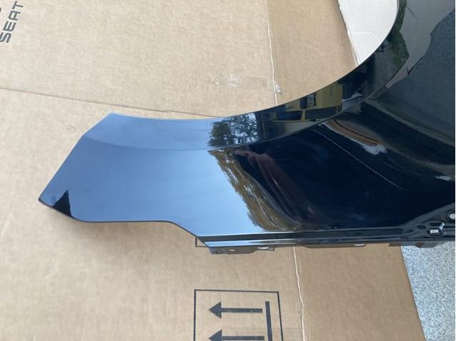 Переднє праве крило Land Rover LR091698