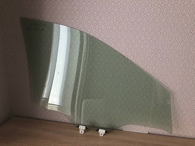 803015HA0A Nissan/Infiniti Скло водійських дверей