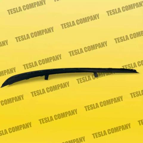 Купити 110303500D Tesla Накладка бампера заднього