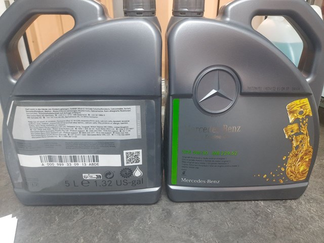 Моторне масло A000989330913 Mercedes