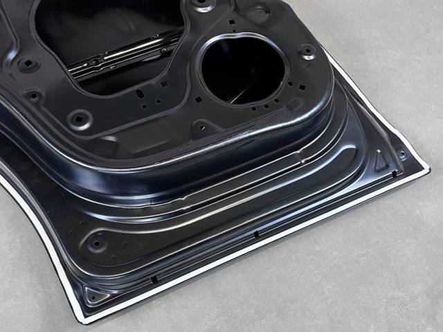 Двері задні, ліві KBY07302XD Mazda