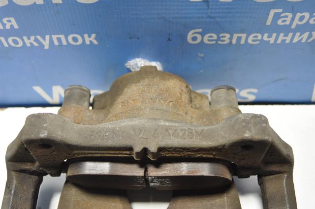Супорт гальмівний передній правий Land Rover LR061369 ціна, від 50.66 USD