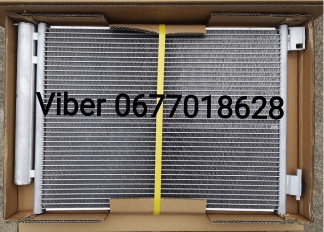 Радіатор кондиціонера 921005RF0A Nissan/Infiniti