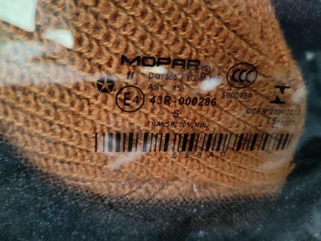 Скло лобове Chrysler 68249099AA