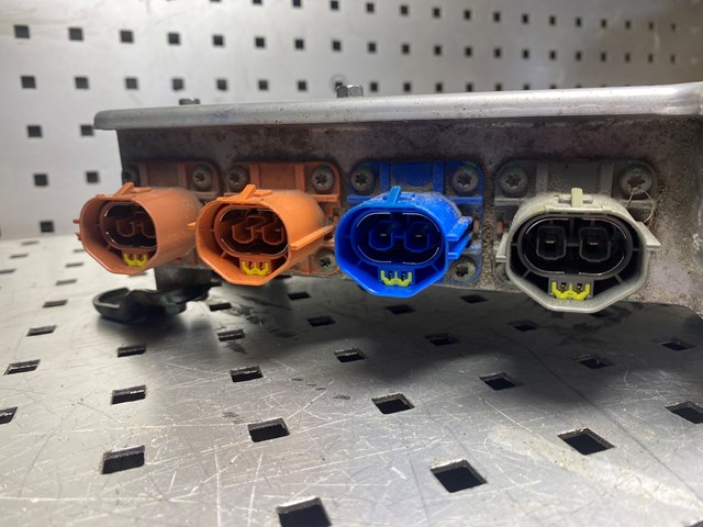  Tesla 102884301C