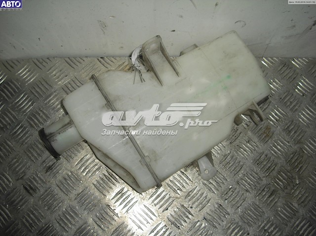 Бачок склоомивача на Hyundai H-1 STAREX Starex TQ
