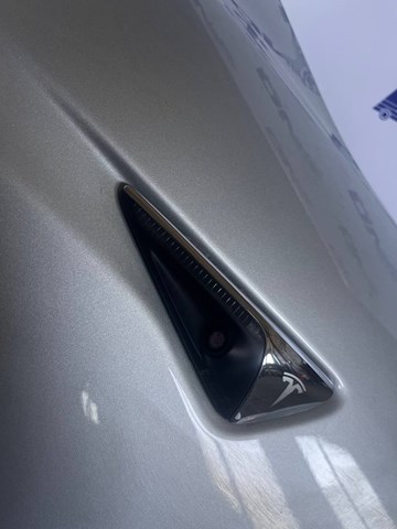  112510700B Tesla