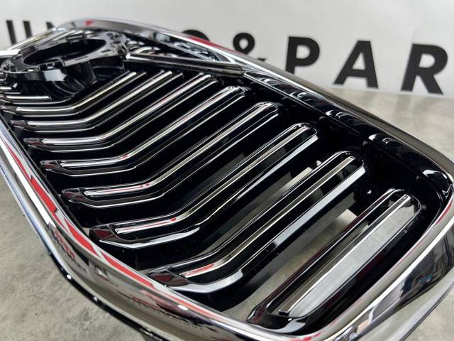 Решітка радіатора 31457344 Volvo