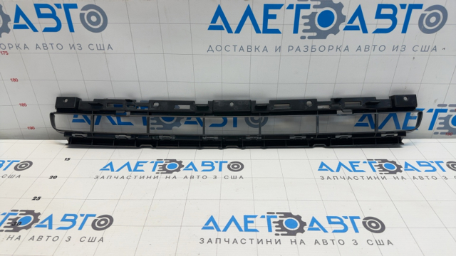 Решітка переднього бампера, центральна Signeda PAD99069GA ціна, від 23.99 USD