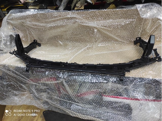 Купити A1678854502 Mercedes Кронштейн бампера переднього, центральний
