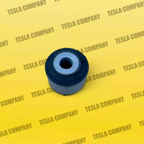 Купити 600684000B Tesla Тяга поперечна реактивна задньої підвіски