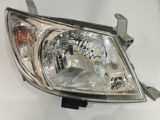 811100K190 Toyota Основна фара - вставка
