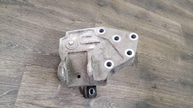 Купити LR047370 Land Rover 
