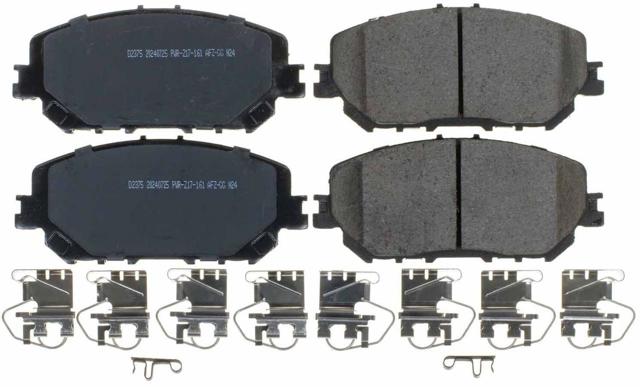 Купити D10606RA0A Nissan/Infiniti Колодки гальмівні передні, дискові