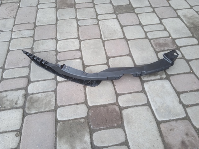Направляюча переднього бампера, права FPS FP6409932 ціна, від 12.20 USD