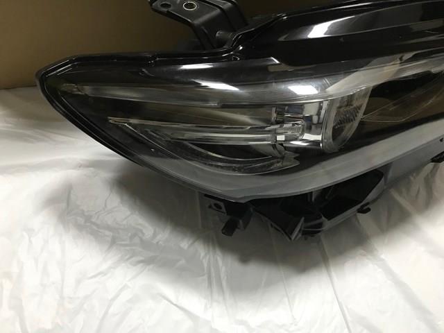 Купити GSJ551031A Mazda Права блок фара