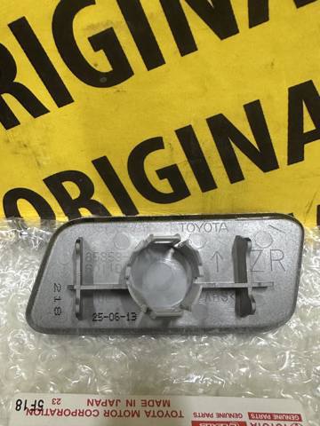 Накладка форсунки омивача фари передньої 8535360110C1 Toyota