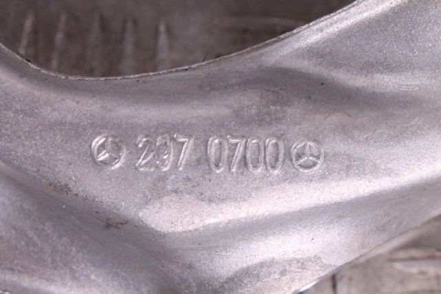 Цапфа передня ліва Mercedes A2973320700 ціна, від 353.84 USD