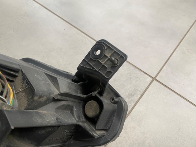 Купити 84001SG031 Subaru Основна фара в зборі ліва