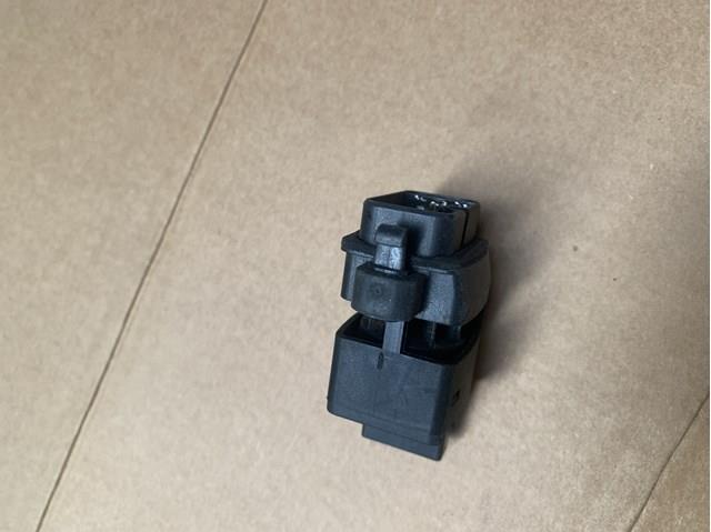DG9H19T562C Ford 