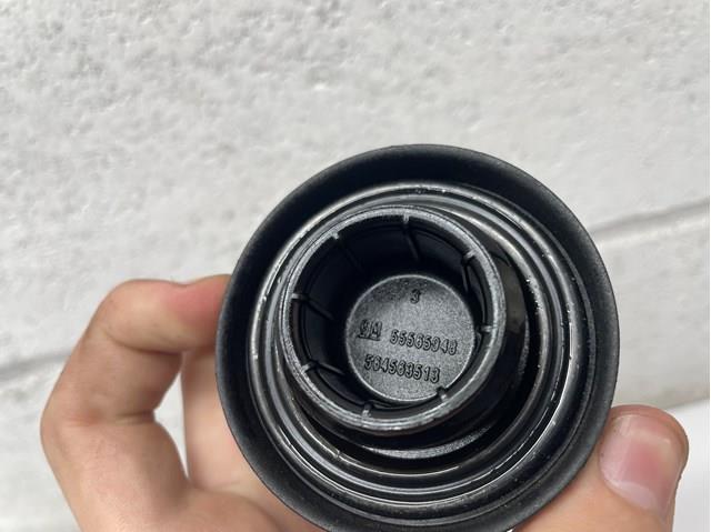 Кришка маслозаливной горловини General Motors 55565948 ціна, від 6.01 USD