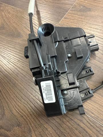 8132059000 Hyundai/Kia Замок двері правої передньої