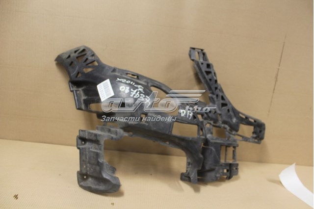 Кронштейн бампера переднього A2048855265 Mercedes