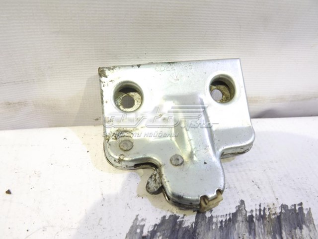 Замок багажника 90221185 General Motors