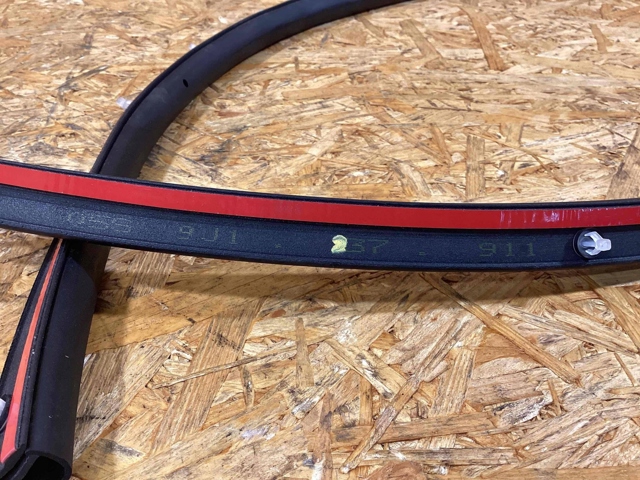  Porsche 9J1837911