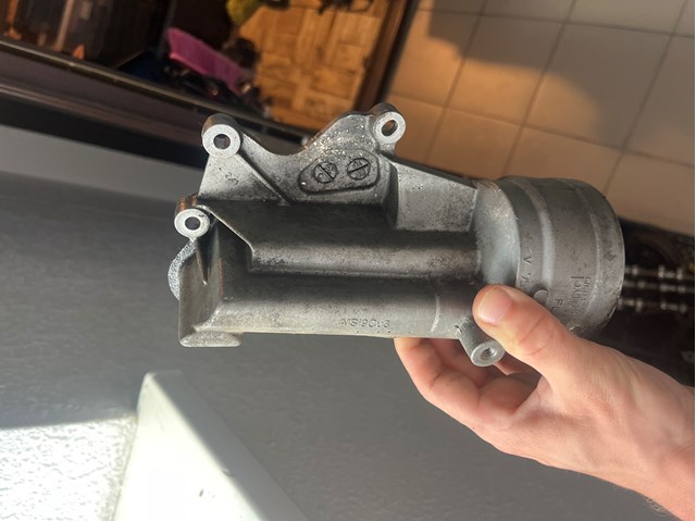 Корпус масляного фільтра 1103R3 Peugeot/Citroen