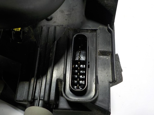 Замок задньої двері, лівої Land Rover LR070432 ціна, від 56.50 USD