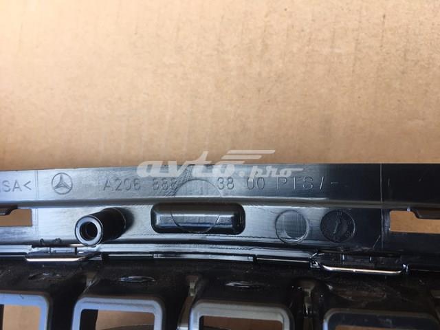Решітка радіатора A2068883800 Mercedes
