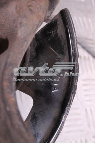 GHR12611XB Mazda Цапфа поворотна права