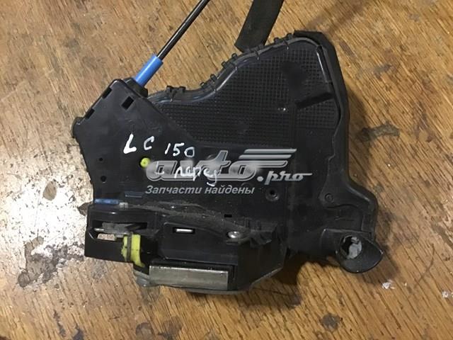 6904042240 Toyota Замок водійських дверей