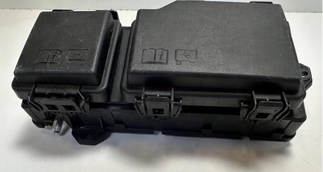 Купити LR137654 Land Rover 