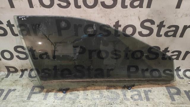 Скло передніх дверей, правих Toyota 6810106280