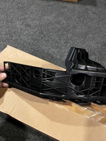Кронштейн бампера заднього, правий VAG 12G807394A ціна, від 20.15 USD